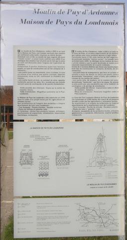 SUR L'AIRE DE REPOS DE CHALAIS (86)