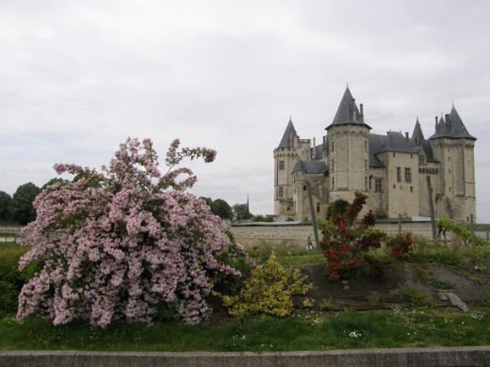 LE CHATEAU ET LA VILLE DE SAUMUR ILLUMINES