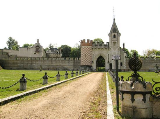 LE CHATEAU DE L'ILE BOUCHARD (37)